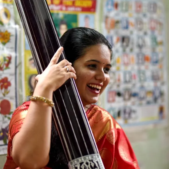 Devashree_2001.BiwAZF28