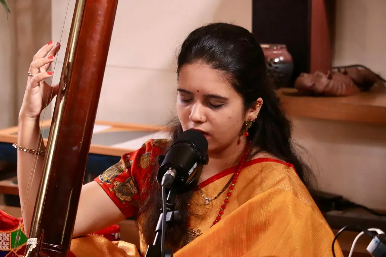 Engrossed in the Raag alaap.CN6-27r8